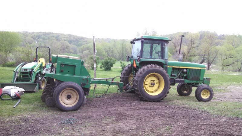 05 04 2015  Tractor & Drill