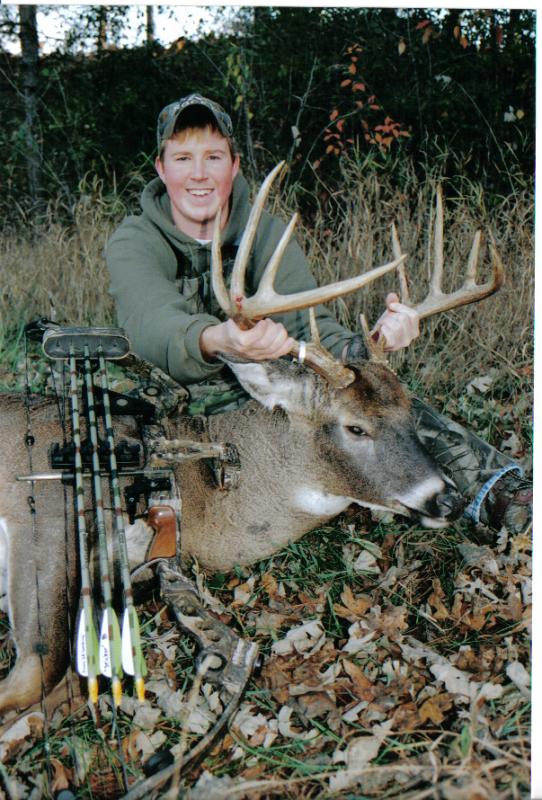 2004 WI Bow