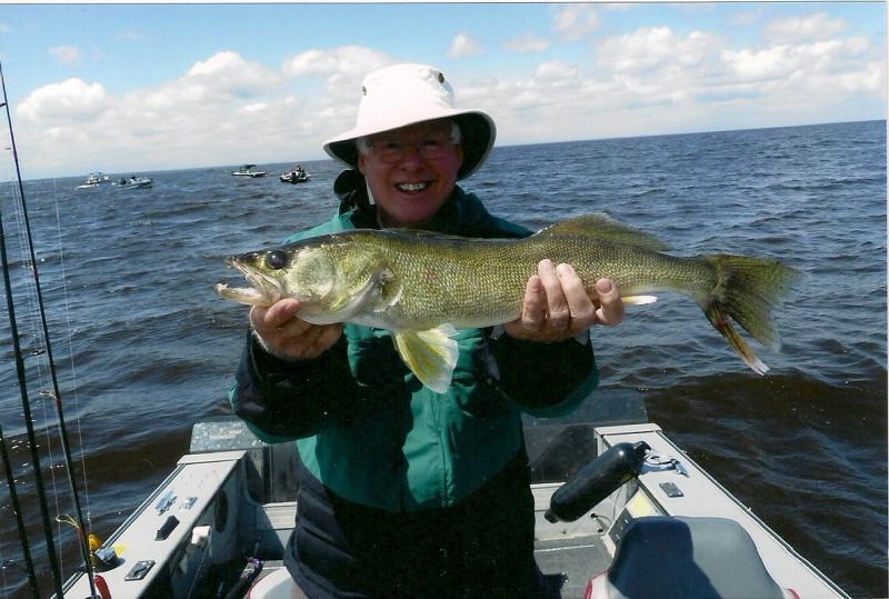 24in walleye
