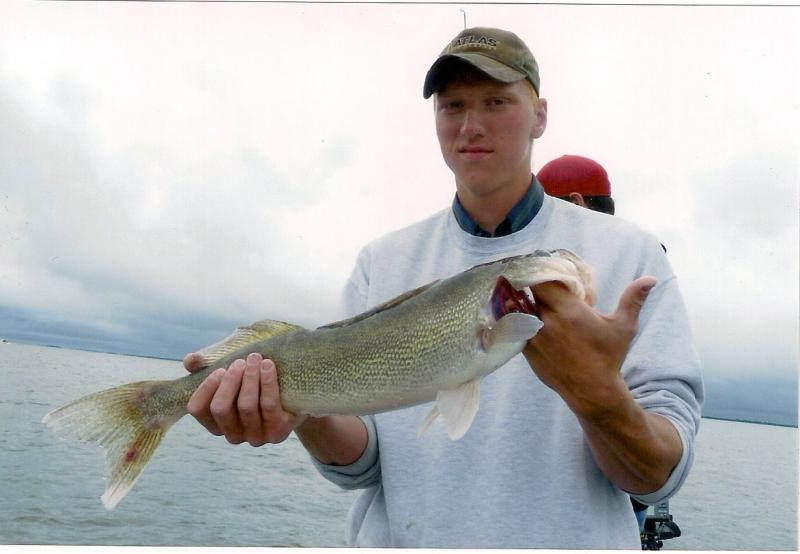 25in walleye