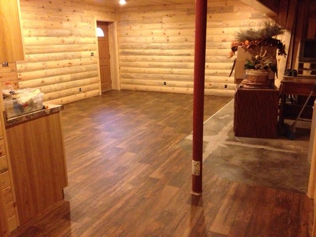 5 382 080113 Vinyl floor 2.jpg