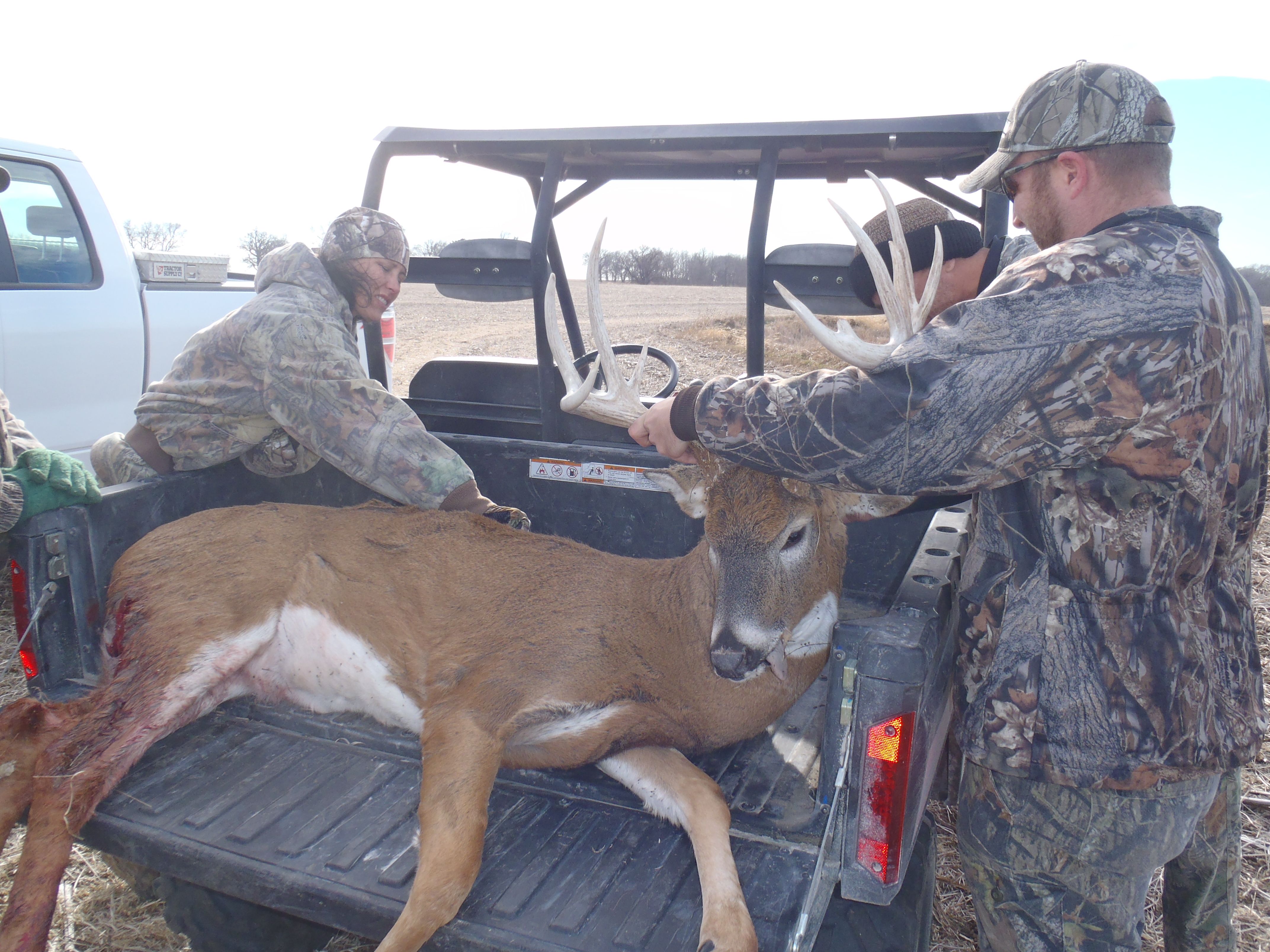 Rhett's Nov.28th 2010 bow buck 068